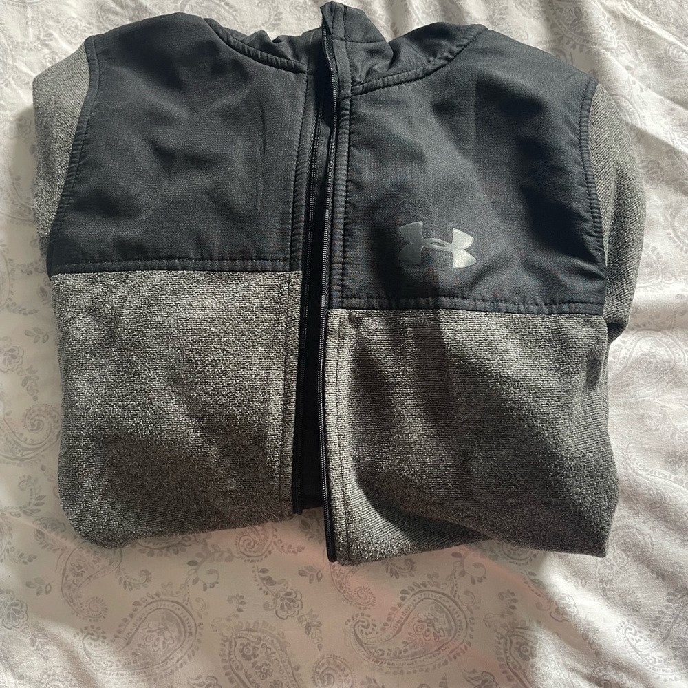 Kids Medium Under Armour Sweater
